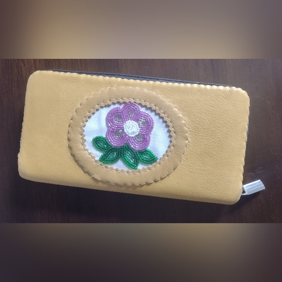 Leather Hand beaded Floral Wallet - Picture 5 of 7
